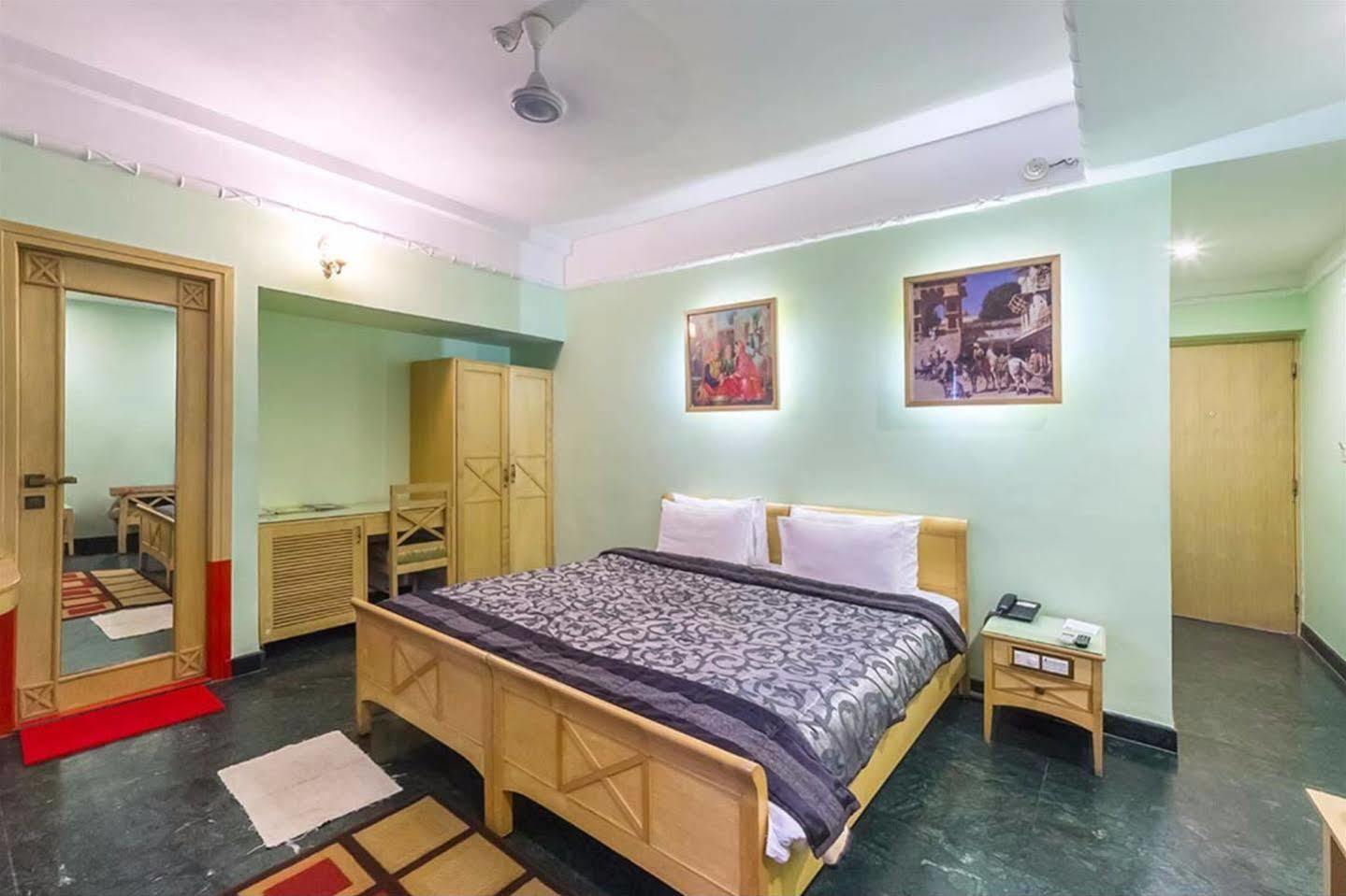 Treebo Komfort Suites, 3 Km From Mysore Palace מראה חיצוני תמונה
